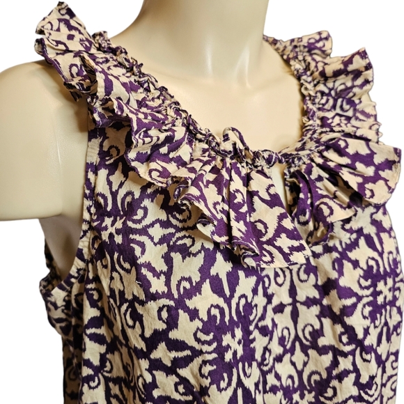 Tommy Hilfiger sleeveless.vlose with ruffle neckline and tie. Medium. - Picture 2 of 5